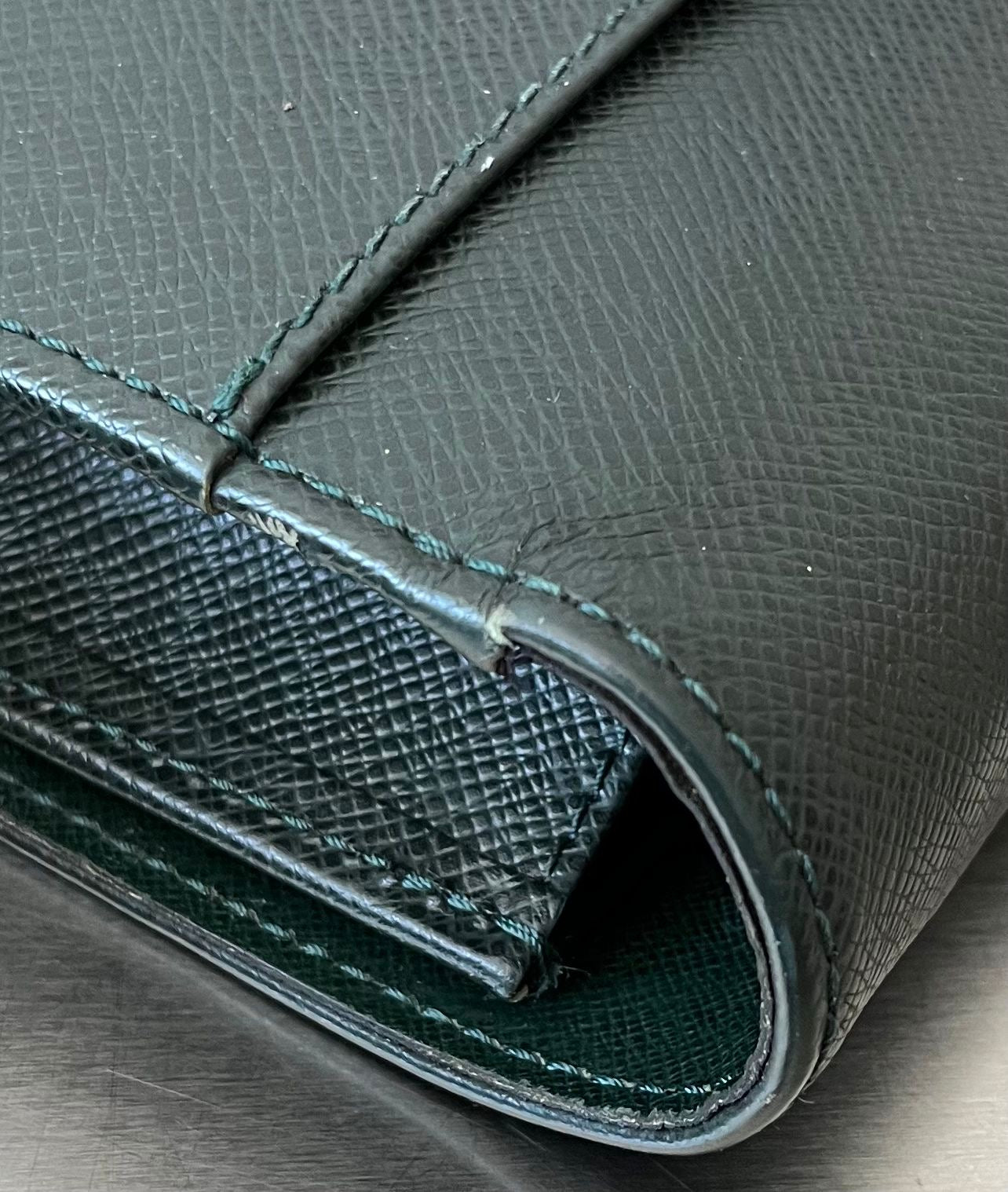 Louis Vuitton Serviette Kourad