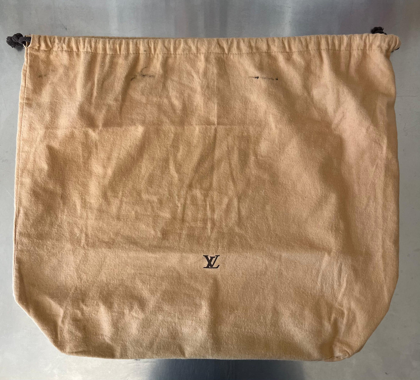 Louis Vuitton Saumur 35