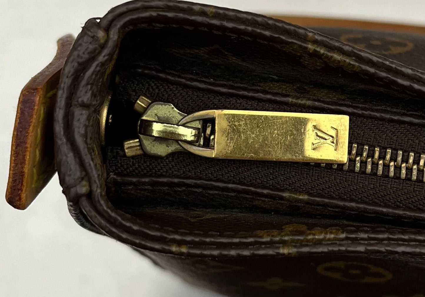 Louis Vuitton Looping GM