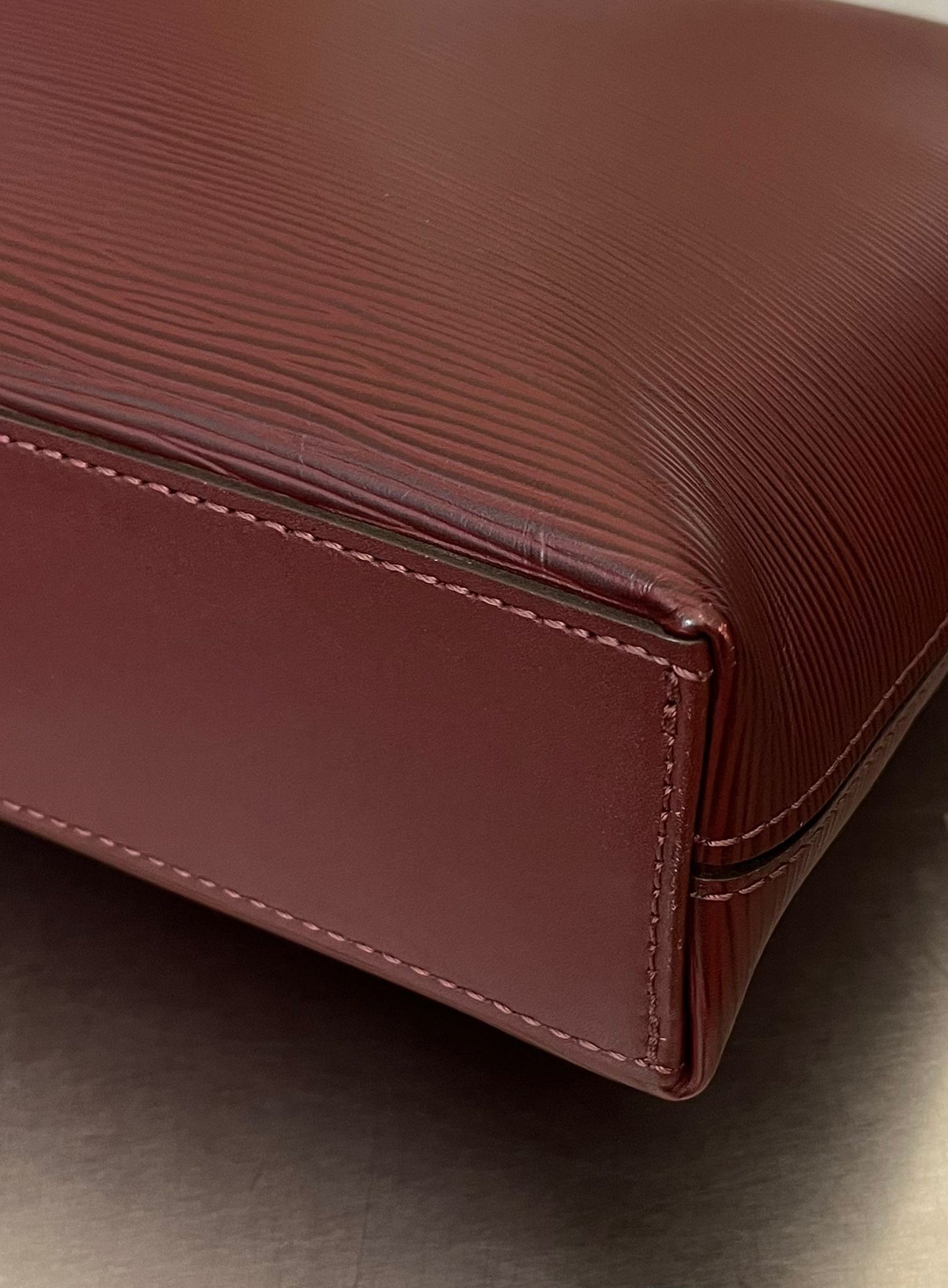 Louis Vuitton Porte Documents Jour Epi