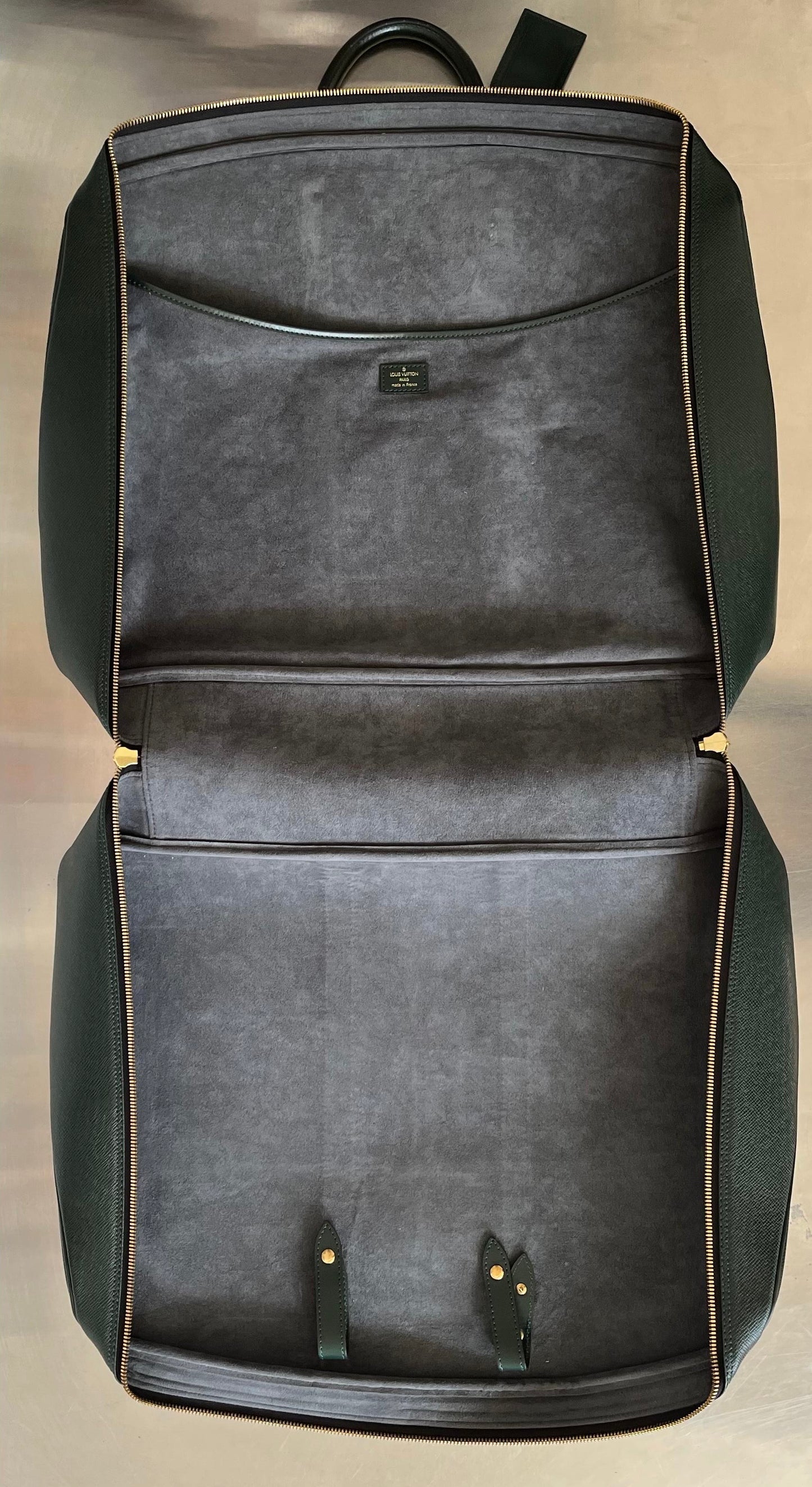 Louis Vuitton Helanga Taiga
