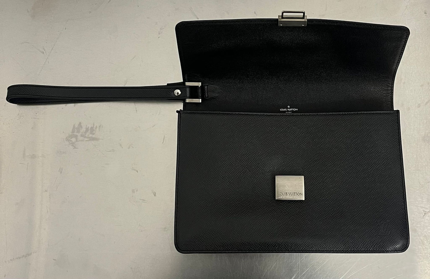 Louis Vuitton Selenga Taiga