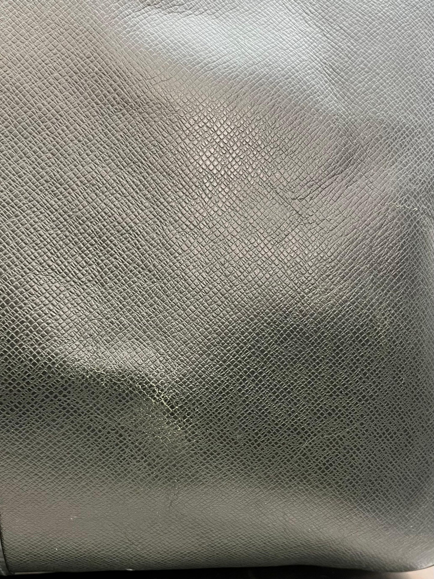 Louis Vuitton Kendall GM Taiga