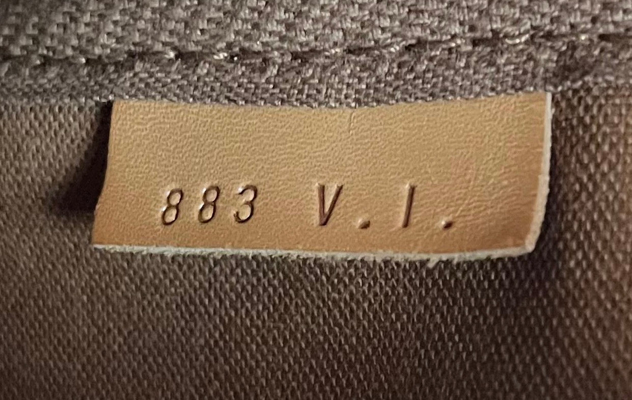 Louis Vuitton Saumur 35