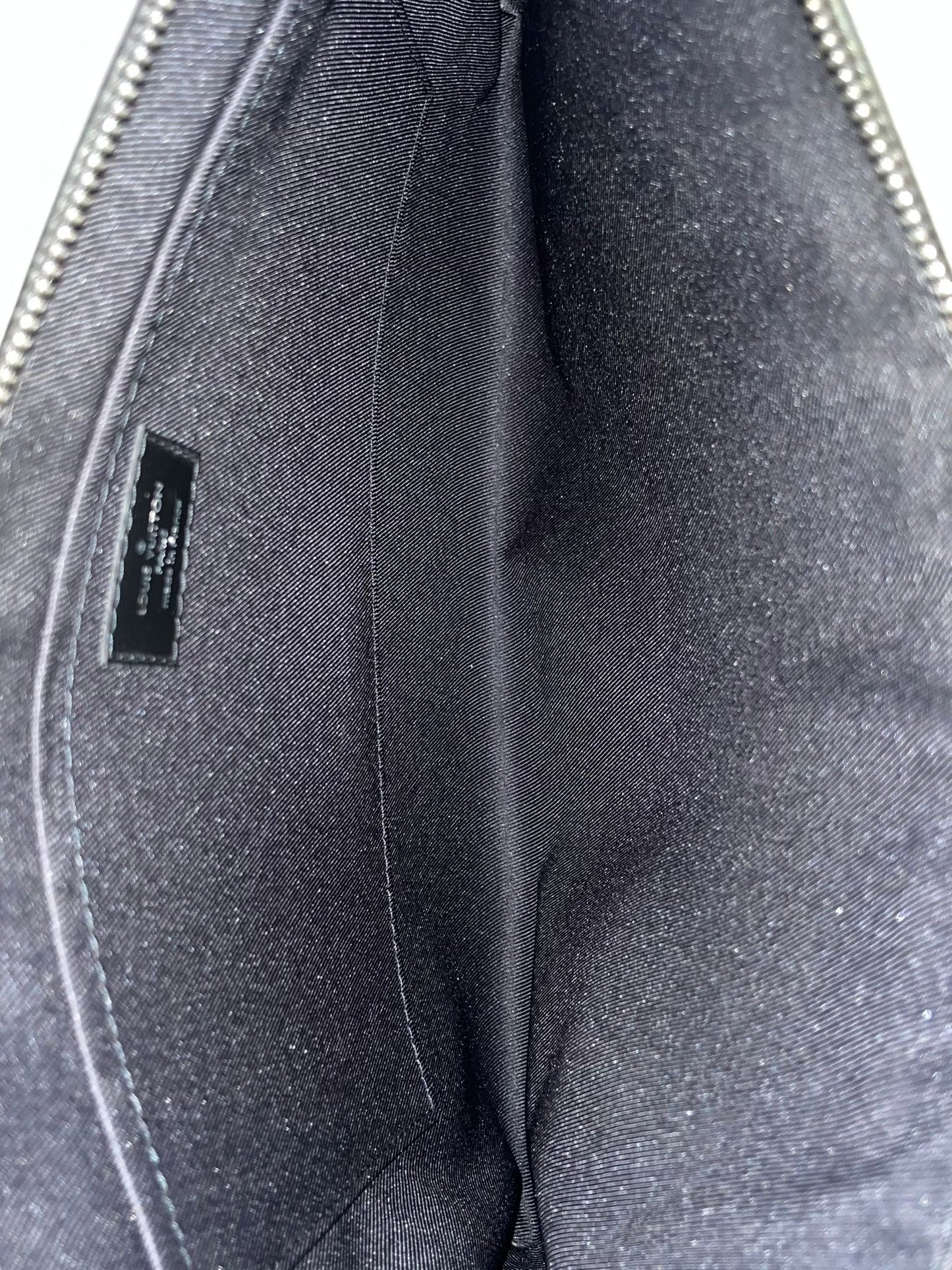 Louis Vuitton Pochette Discovery GM