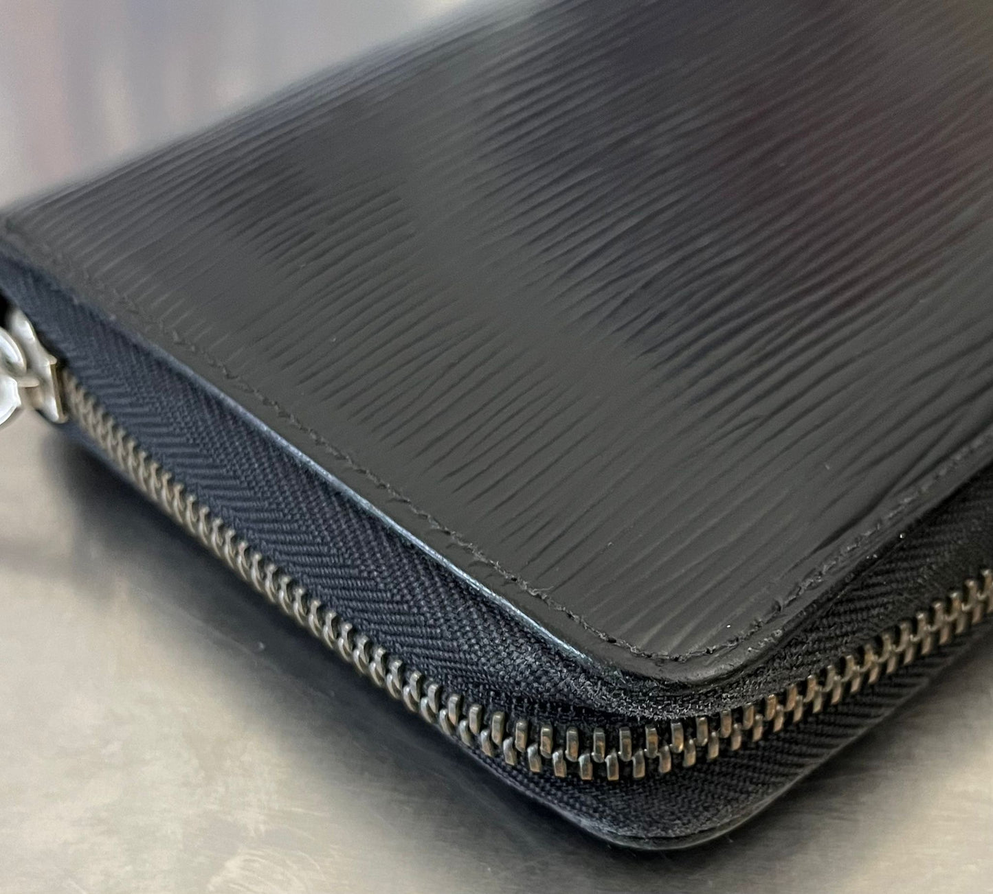 Louis Vuitton Zippy Organizer Epi