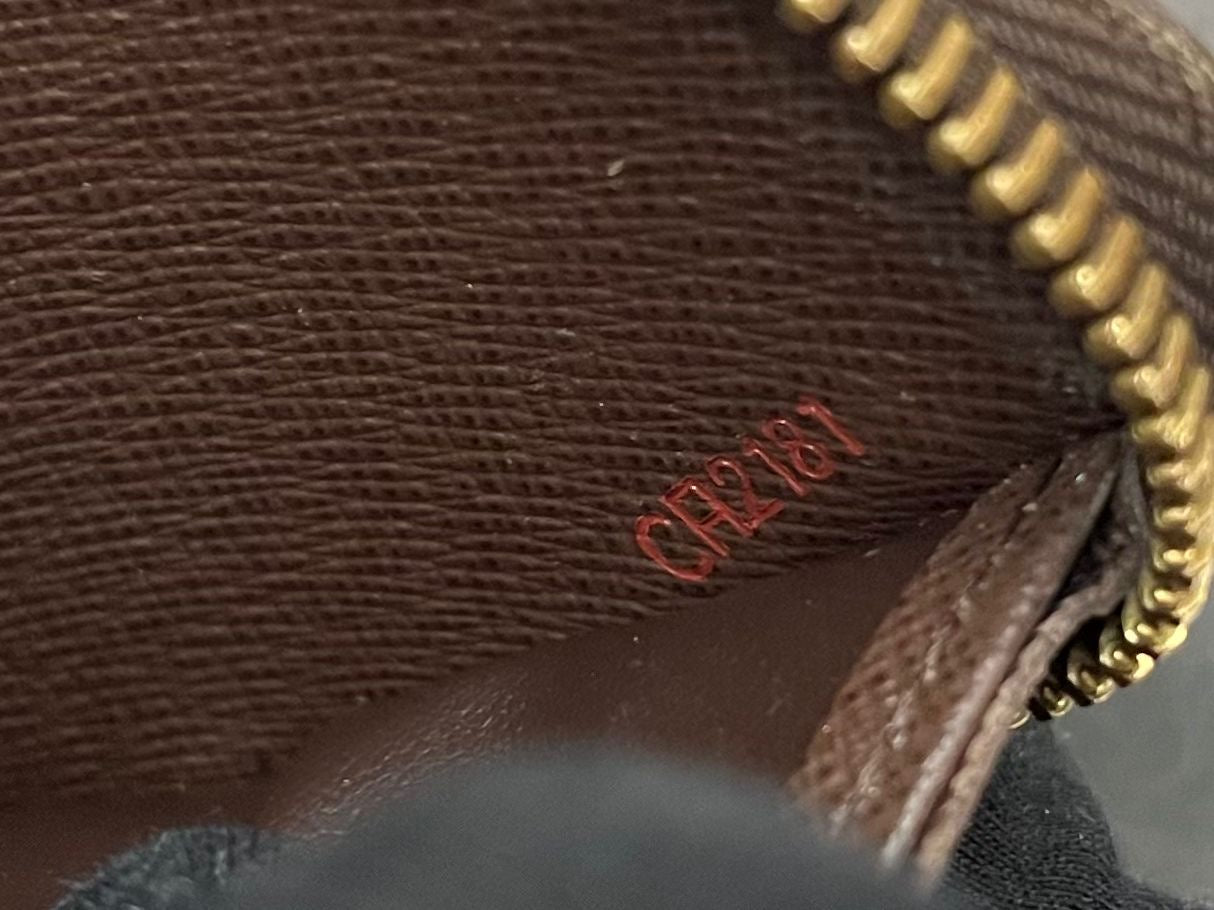 Louis Vuitton Zippy Damier