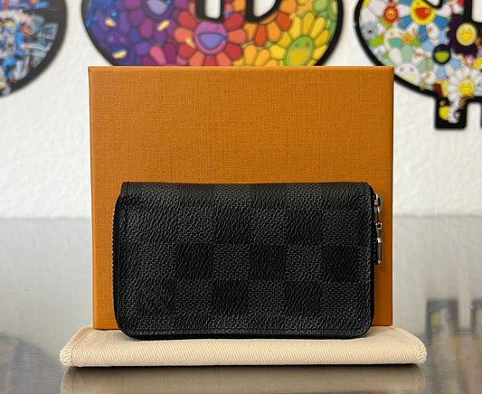 Louis Vuitton Zippy Vertical Coin Damier