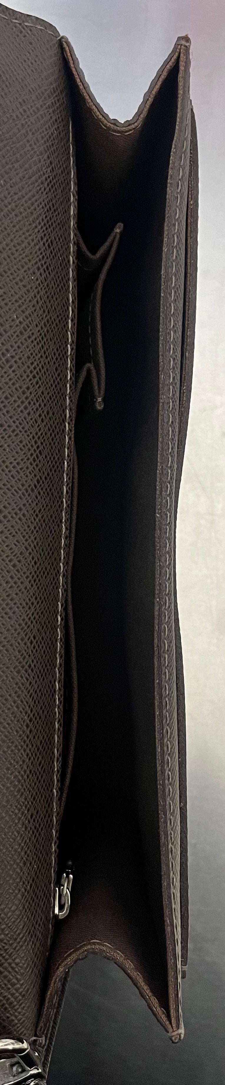 Louis Vuitton Belaia Taiga