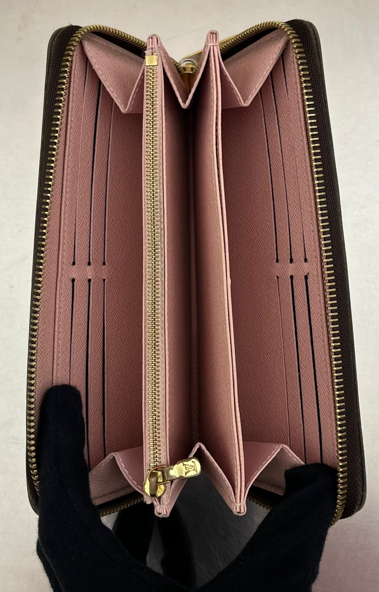 Louis Vuitton Zippy Damier