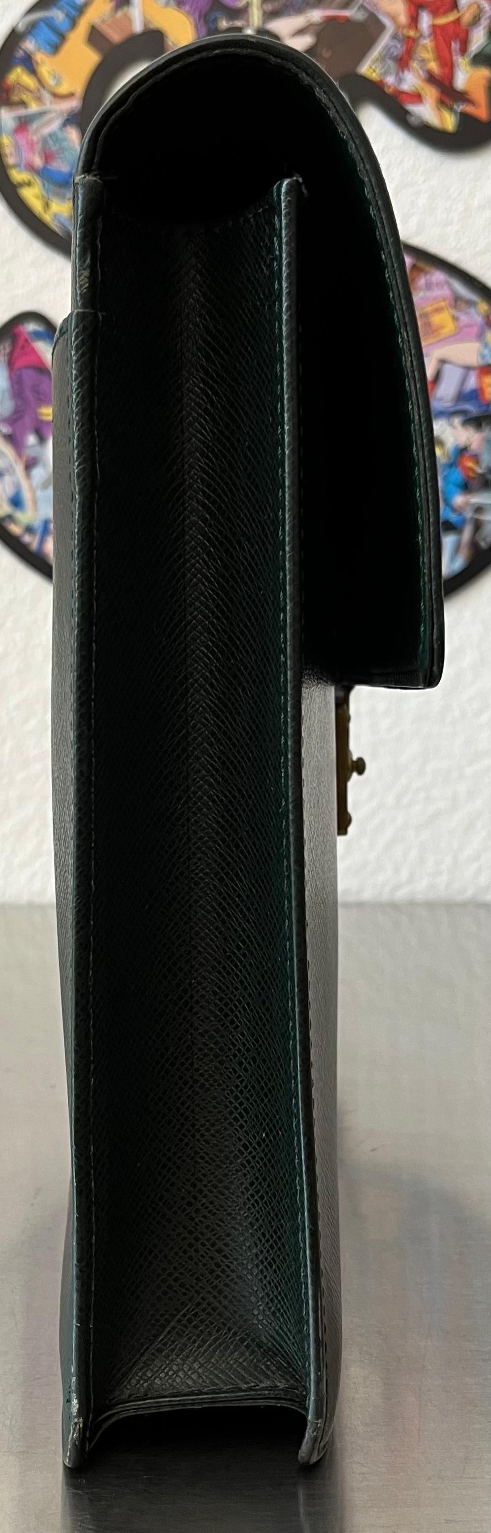 Louis Vuitton Serviette Kourad