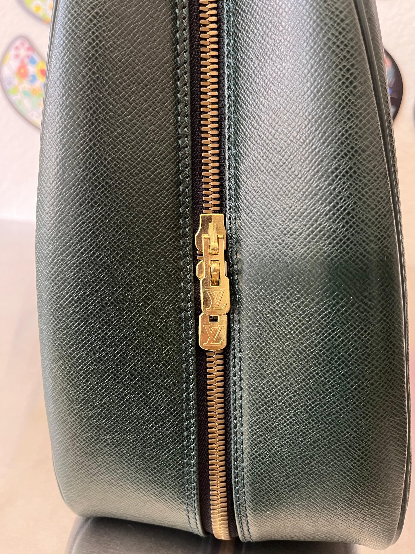 Louis Vuitton Helanga Taiga