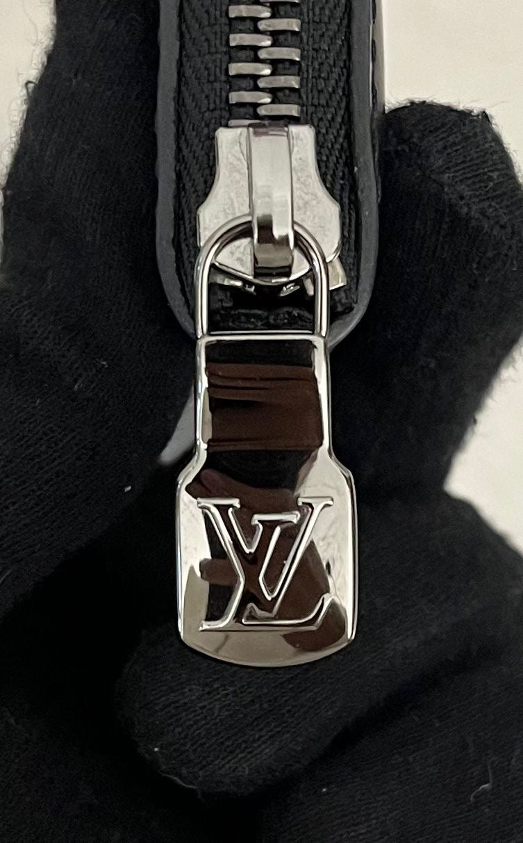 Louis Vuitton Pochette Discovery GM