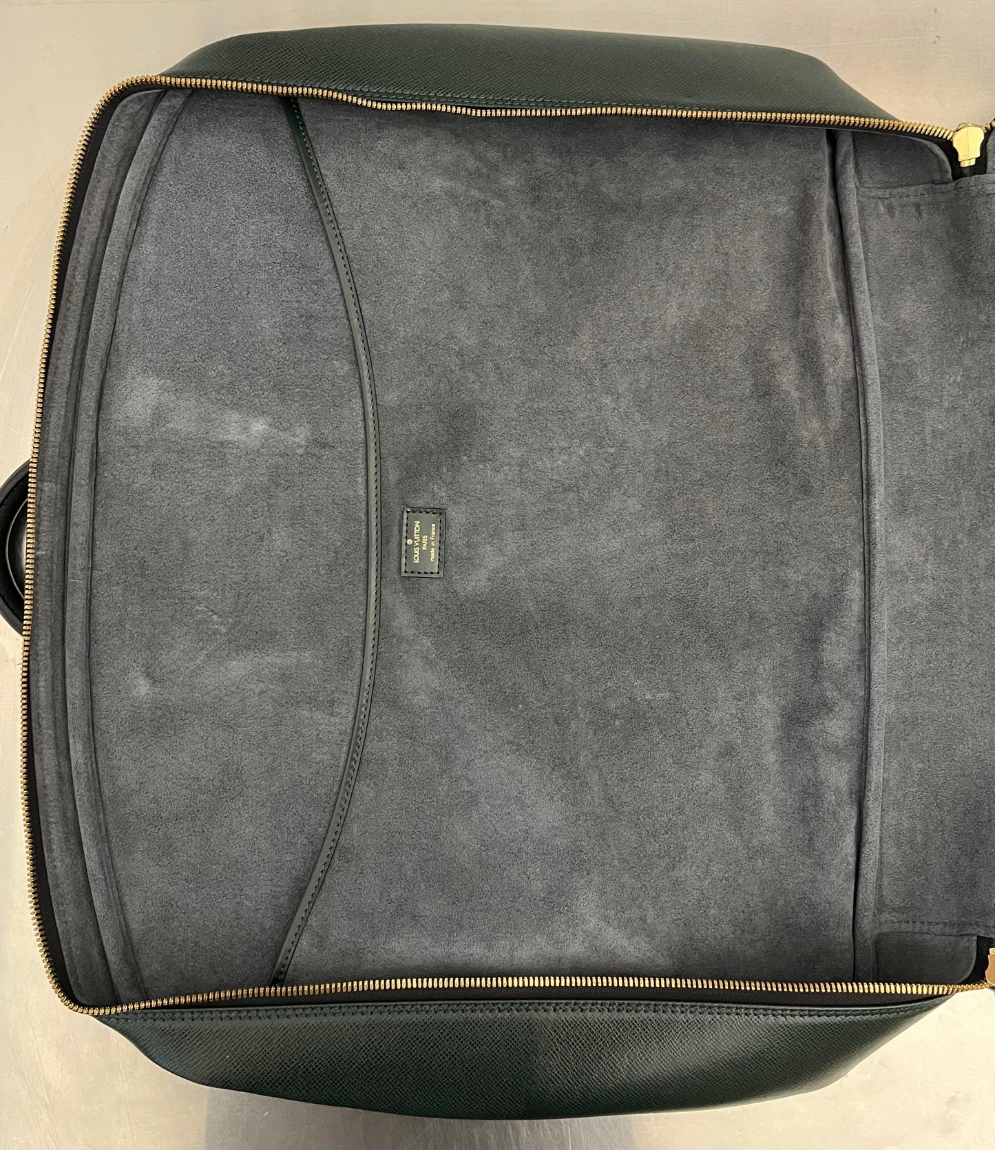 Louis Vuitton Helanga Taiga