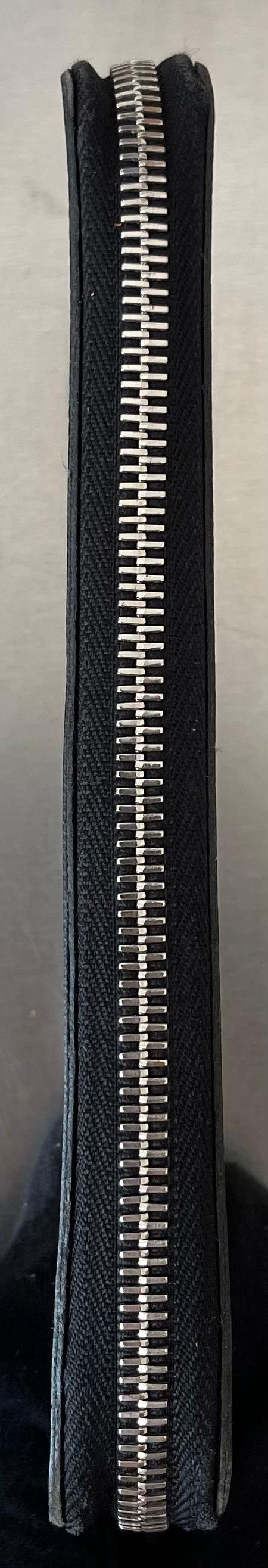 Louis Vuitton Zippy Vertical Damier
