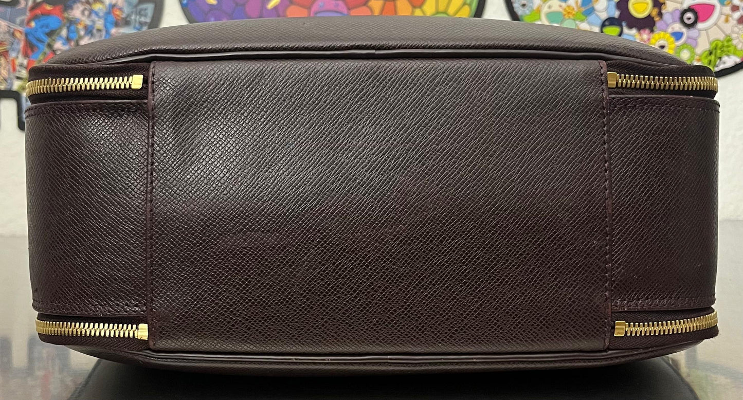 Louis Vuitton Porte Ordinateur Toura Taiga