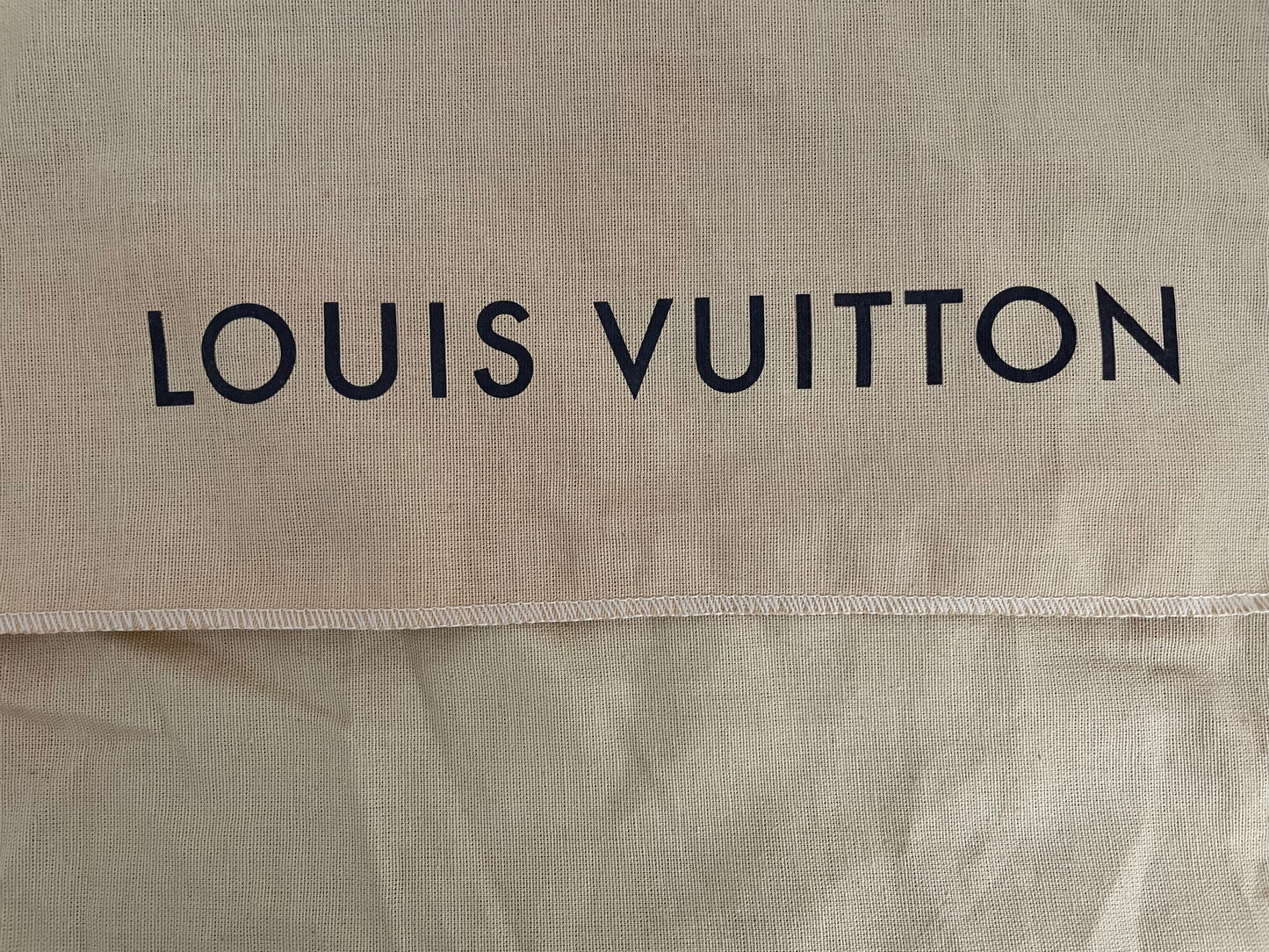 Louis Vuitton Pochette Voyage MM