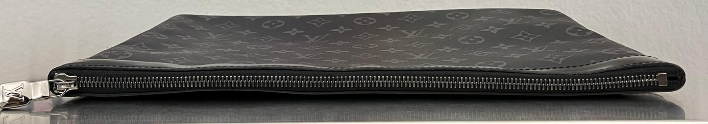 Louis Vuitton Pochette Discovery GM