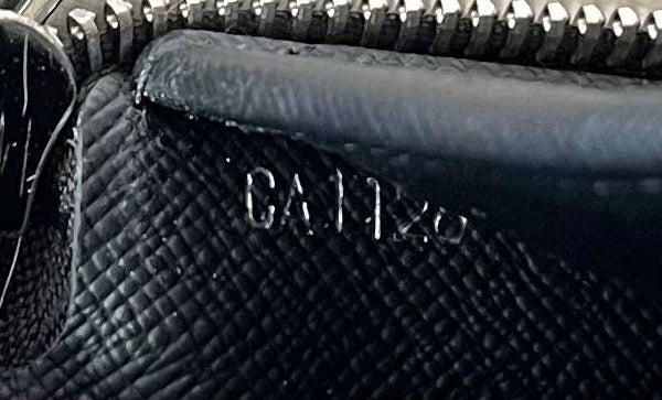 Louis Vuitton Zippy Vertical Taiga
