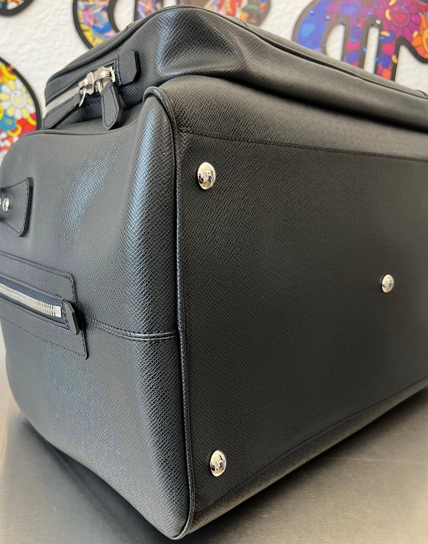 Louis Vuitton Nikolai  Taiga Leder