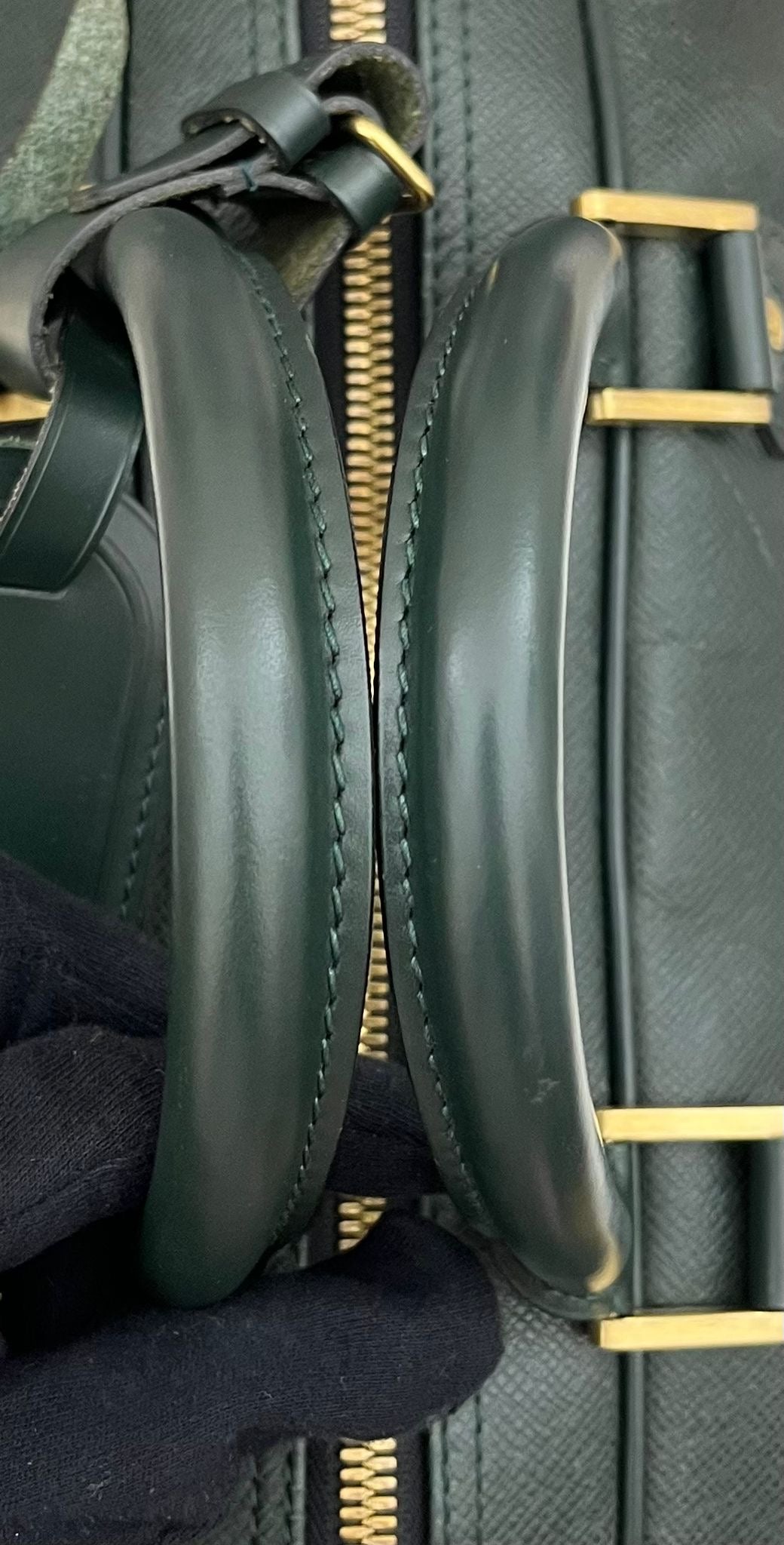 Louis Vuitton Kendall GM Taiga