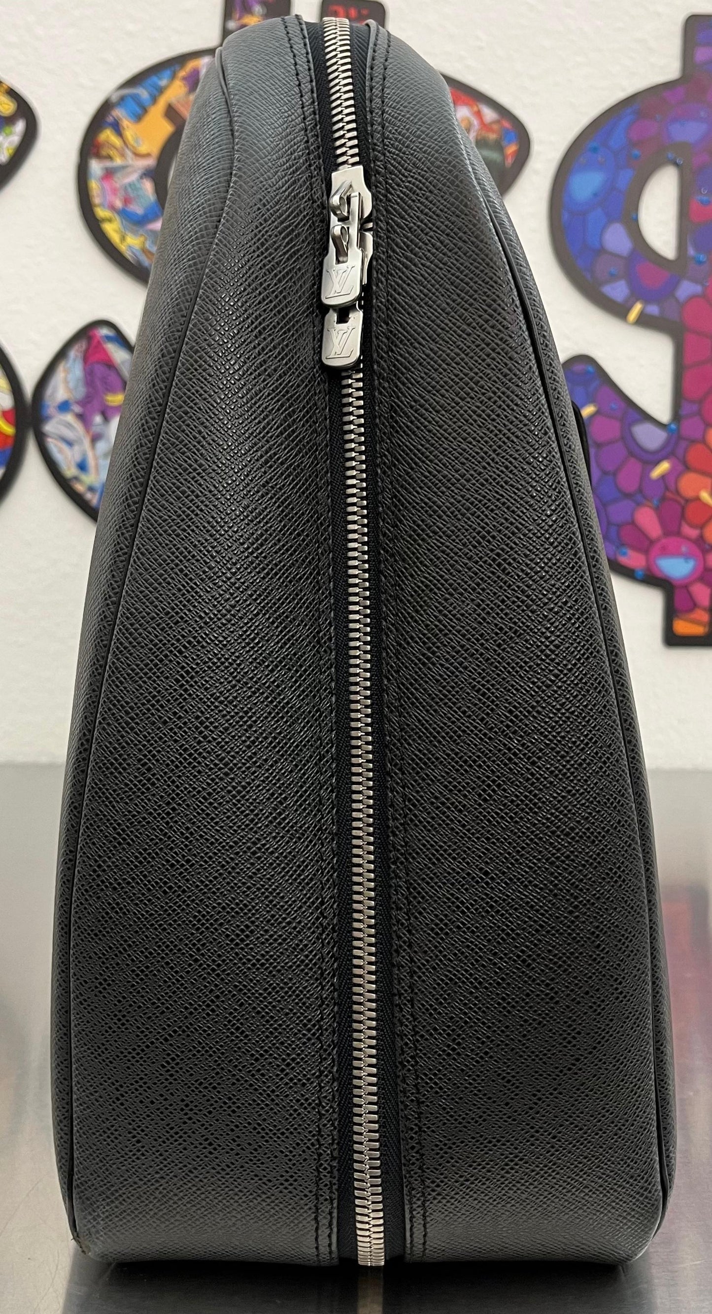 Louis Vuitton Helanga Taiga