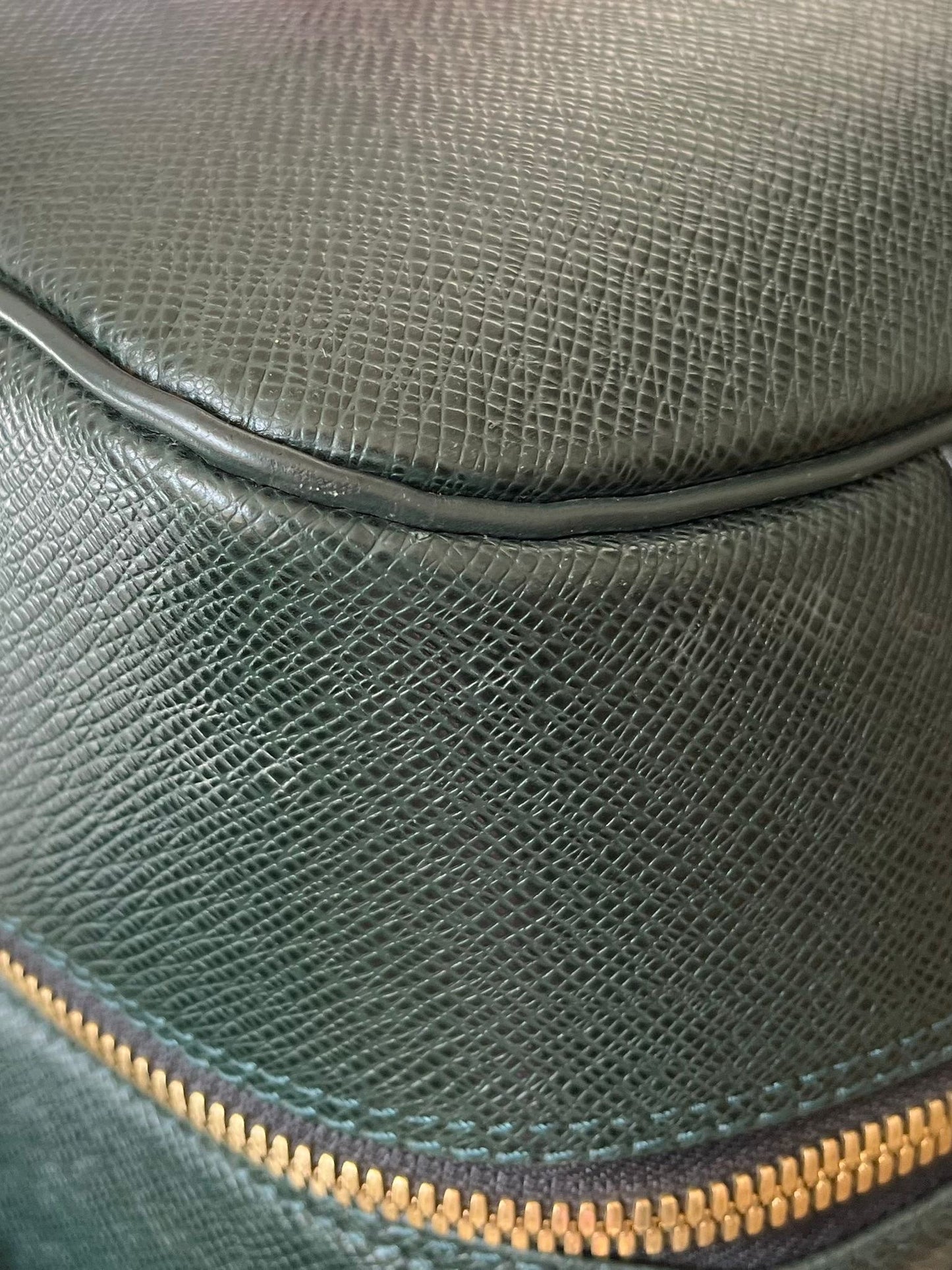 Louis Vuitton Helanga Taiga