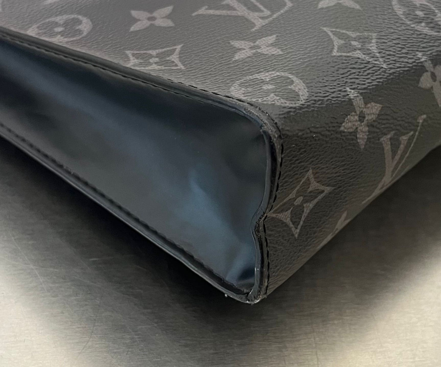 Louis Vuitton Pochette Voyage MM