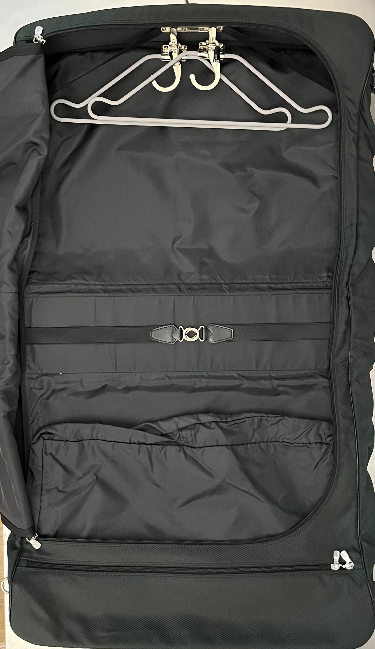 Louis Vuitton Cinq Cintre Kleidersack