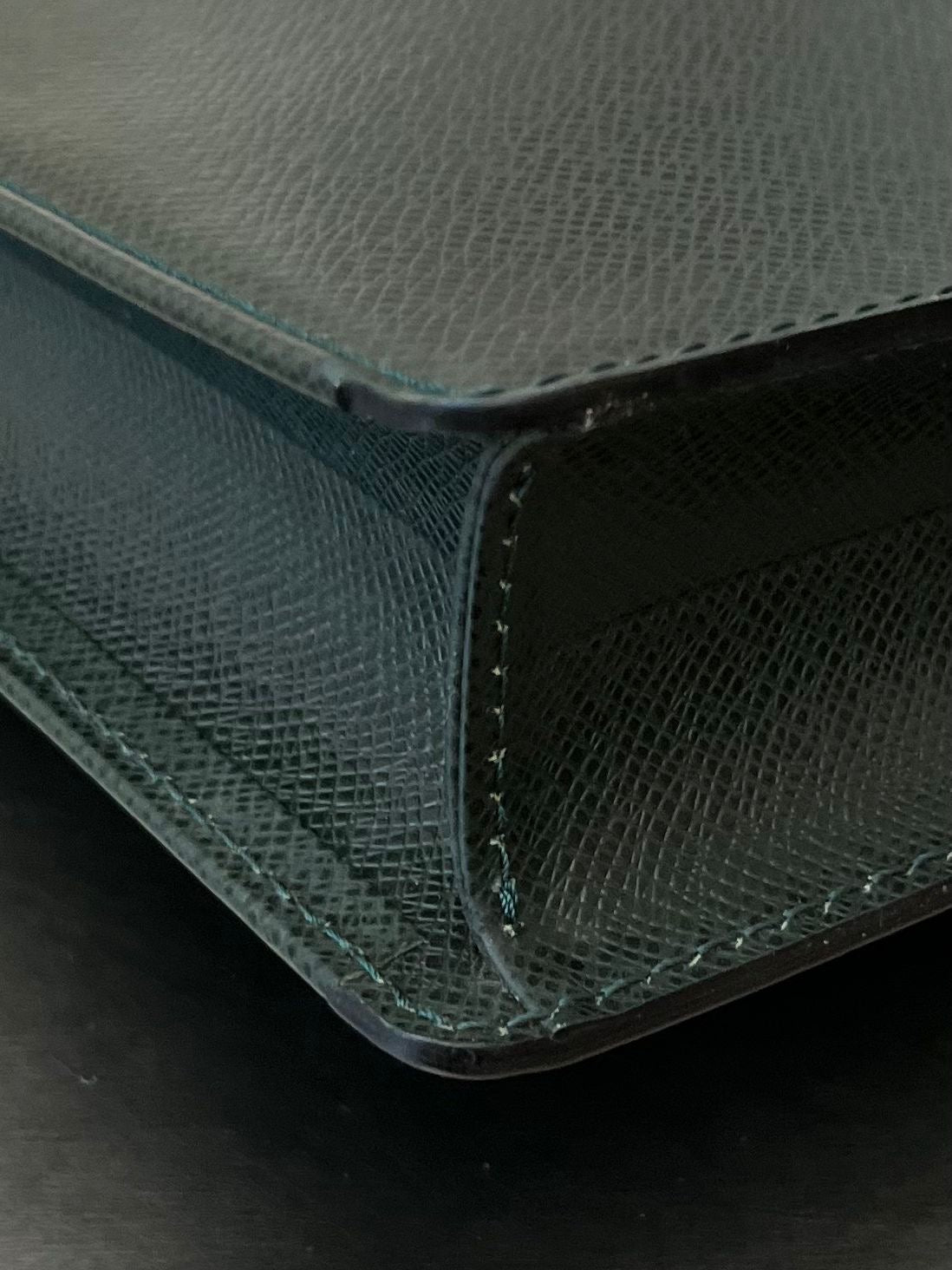 Louis Vuitton Serviette Kourad