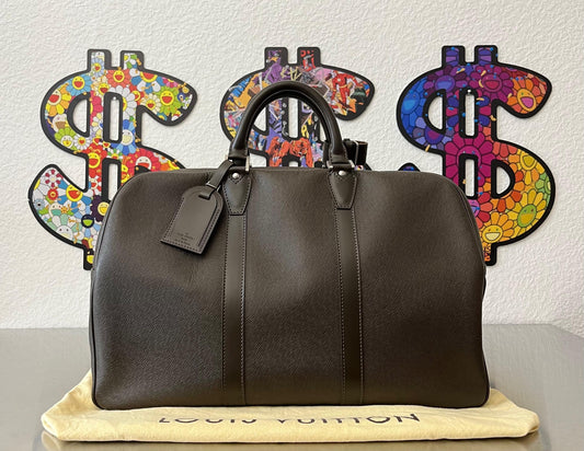 Louis Vuitton Kendall PM Taiga Leder
