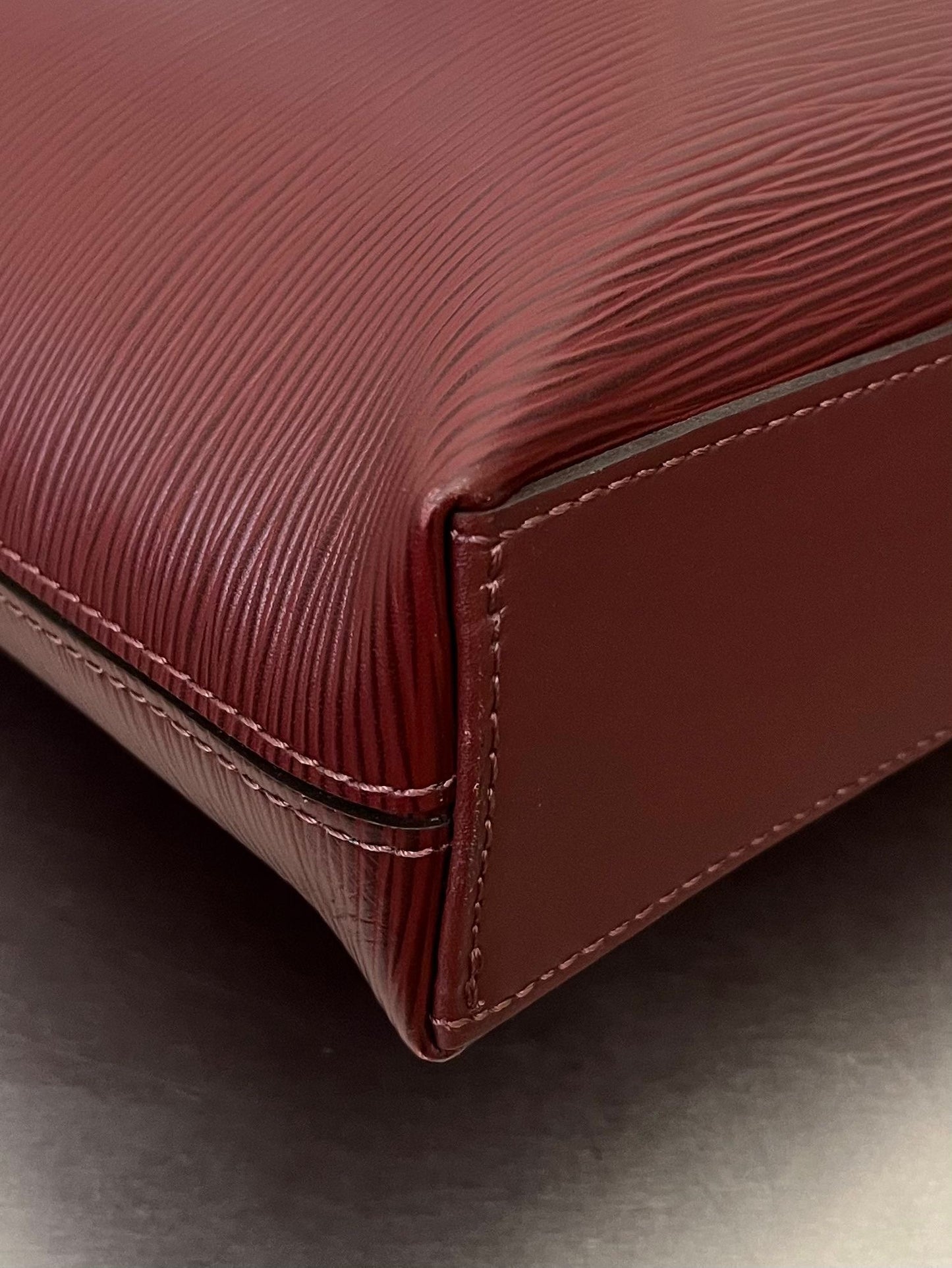 Louis Vuitton Porte Documents Jour Epi