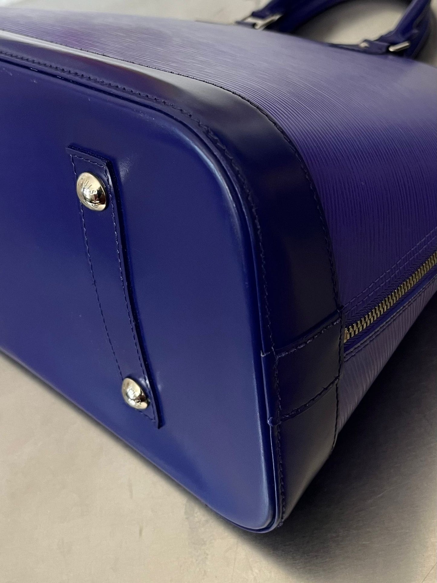 Louis Vuitton Alma GM Epi