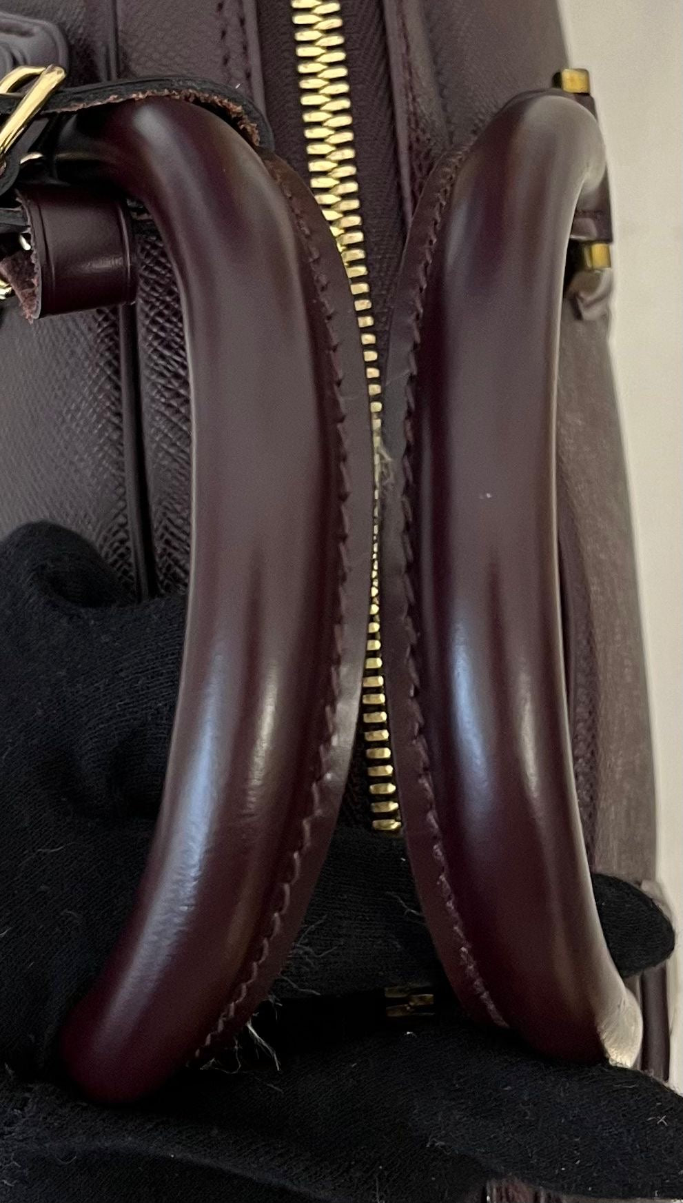 Louis Vuitton Helanga Taiga