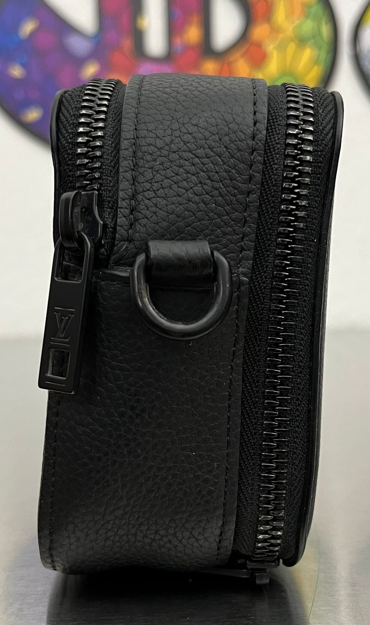 Louis Vuitton Alpha Wearable Geldbörse