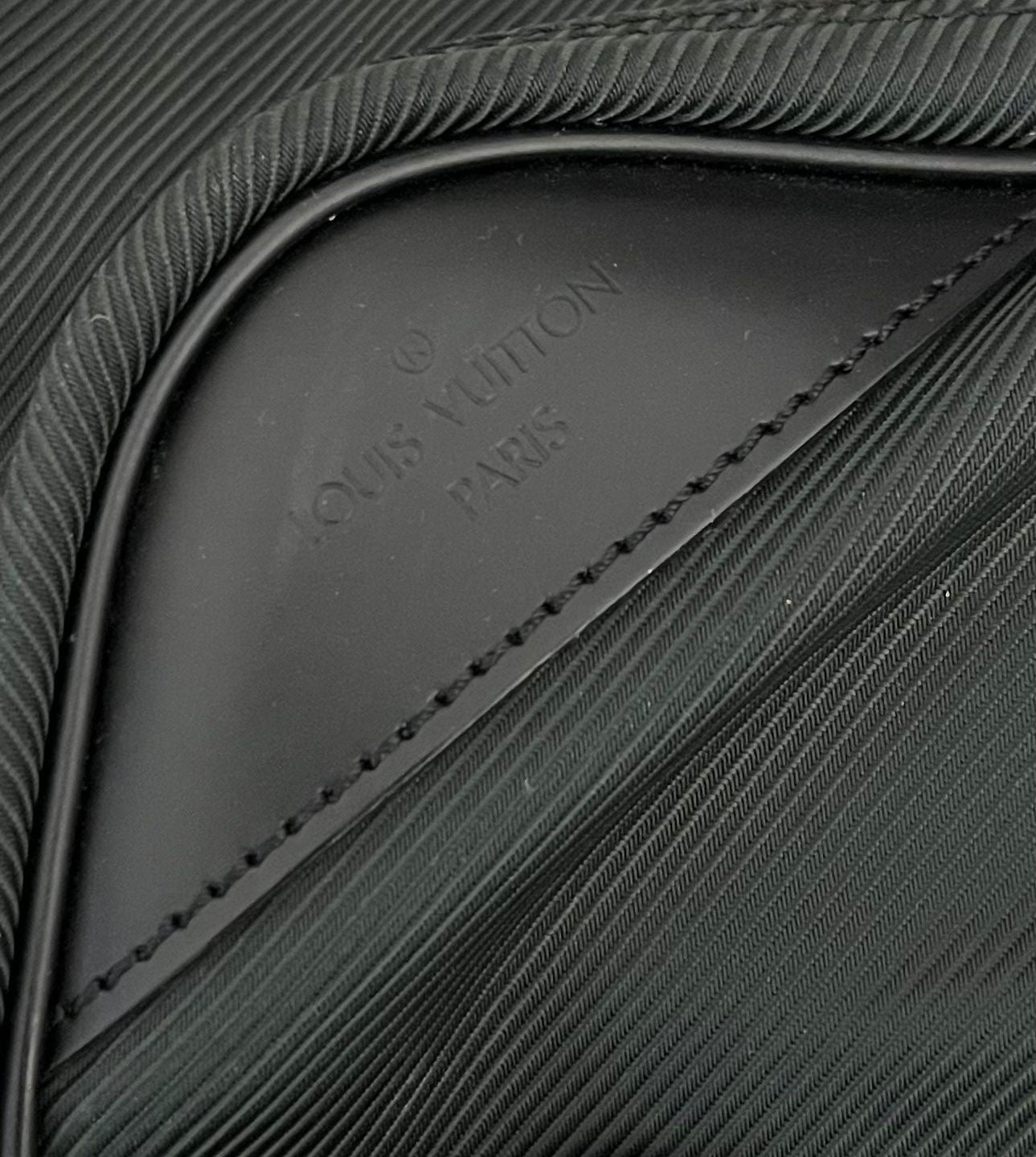 Louis Vuitton Cinq Cintre Kleidersack