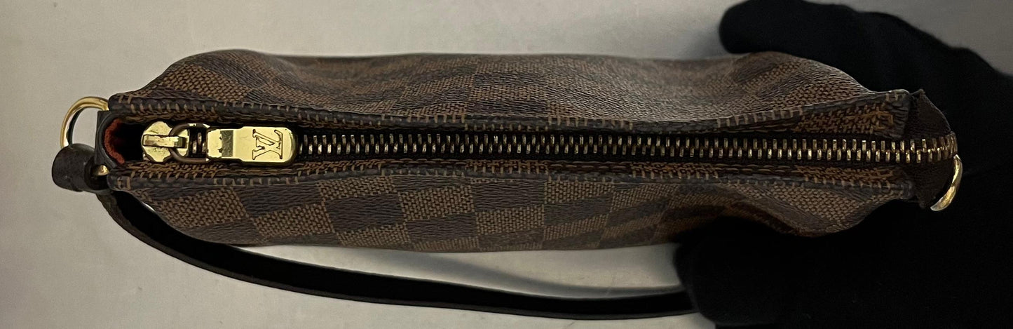 Louis Vuitton Trousse Make-up