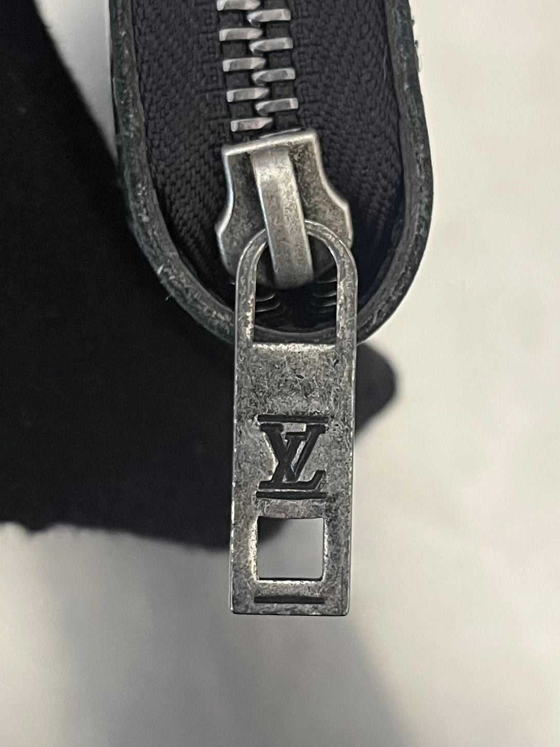 Louis Vuitton Zippy Organizer Utha