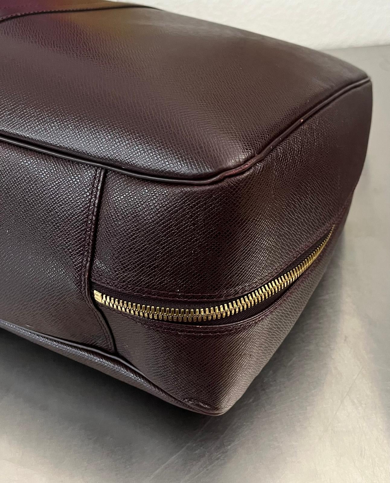 Louis Vuitton Helanga Taiga