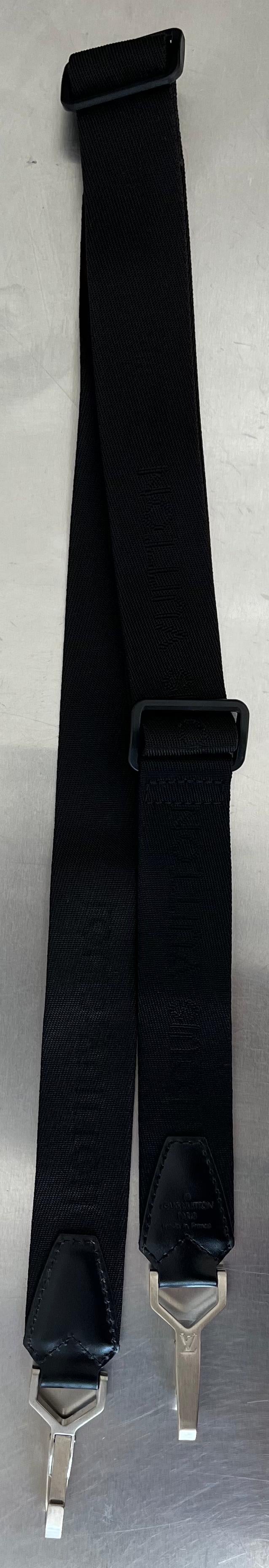 Louis Vuitton Kendall GM Taiga Leder