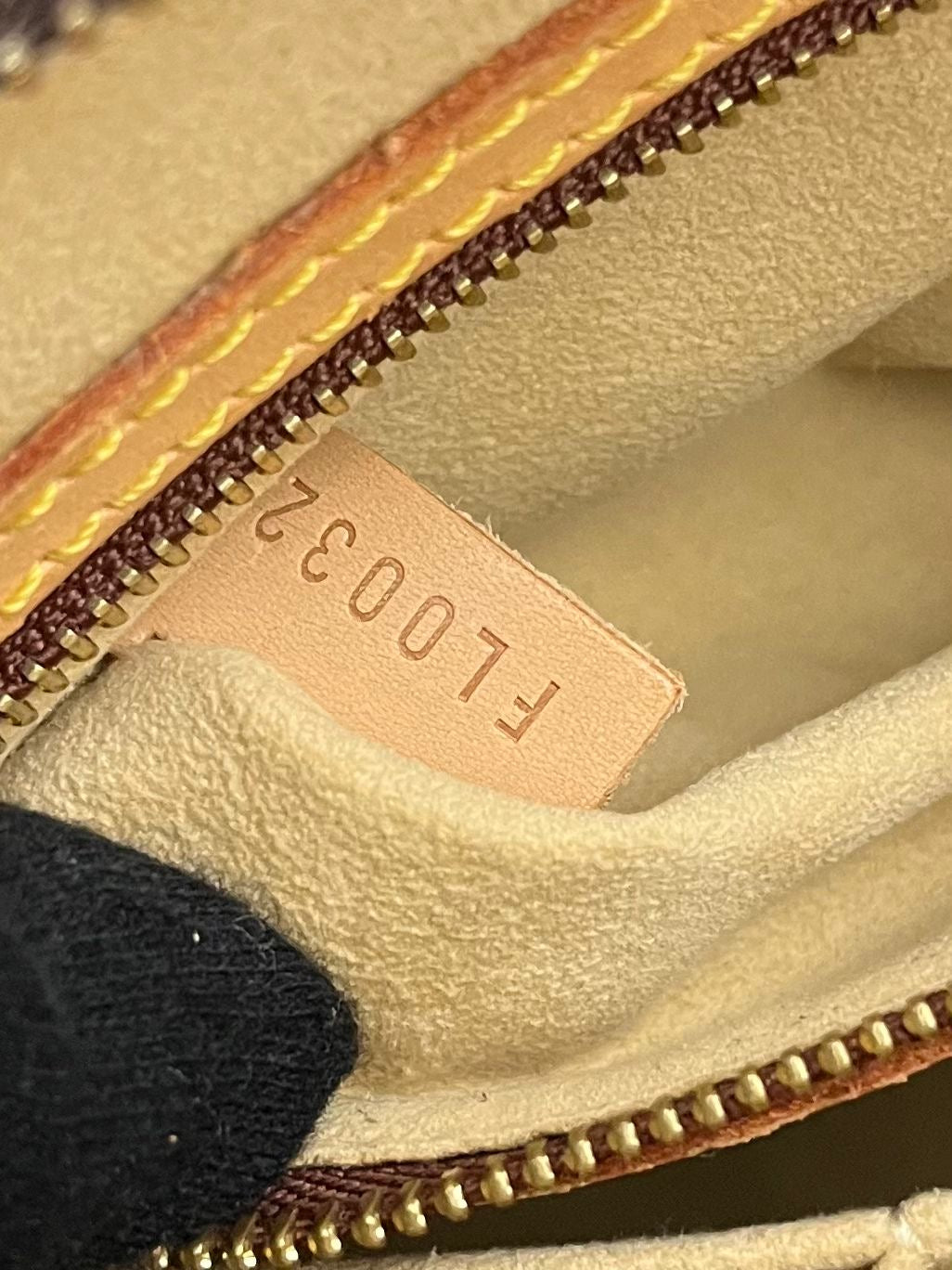 Louis Vuitton Looping MM