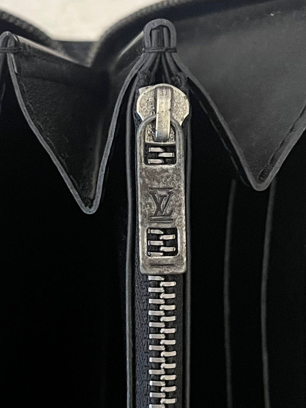 Louis Vuitton Zippy Organizer Utha