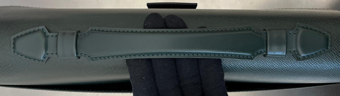 Louis Vuitton Serviette Kourad