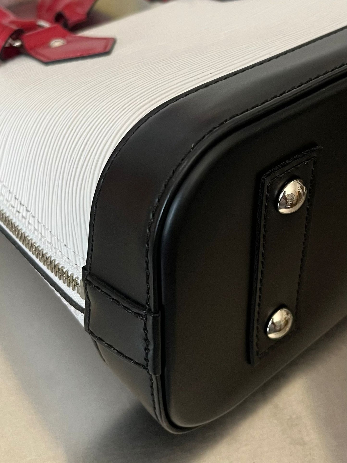 Louis Vuitton Alma BB Epi