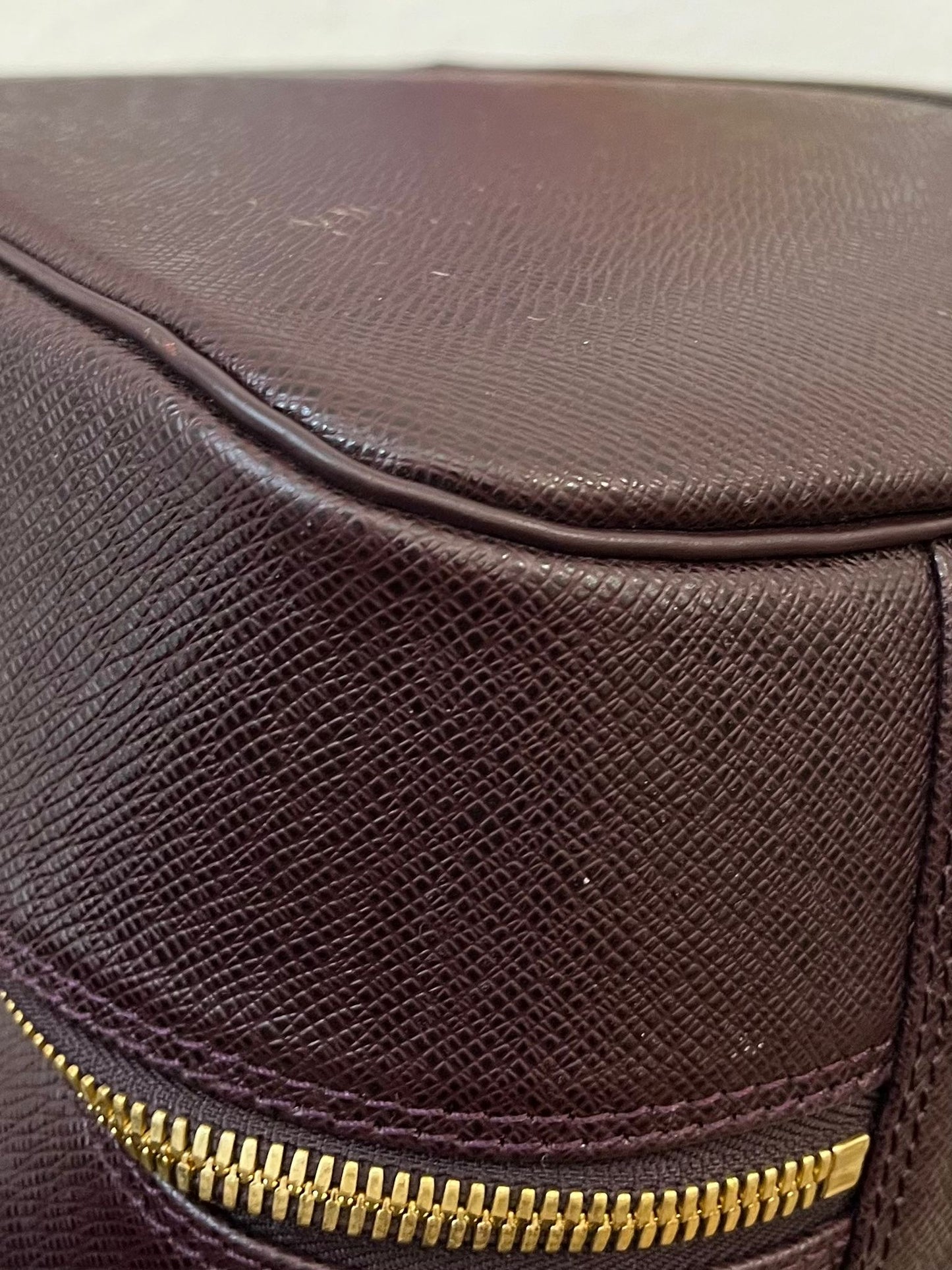 Louis Vuitton Helanga Taiga