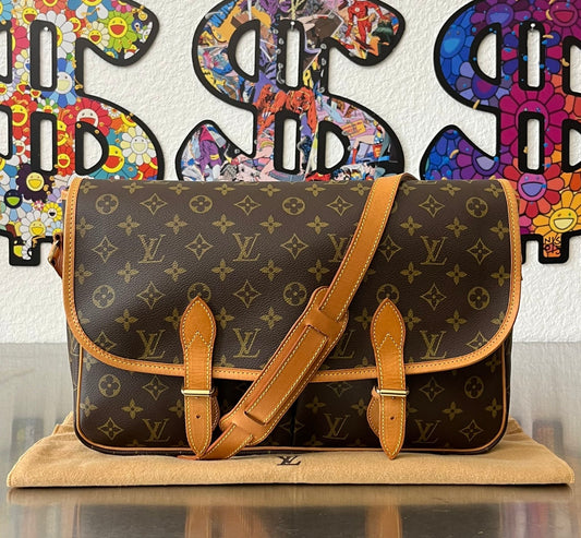 Louis Vuitton Gibeciere GM Messenger