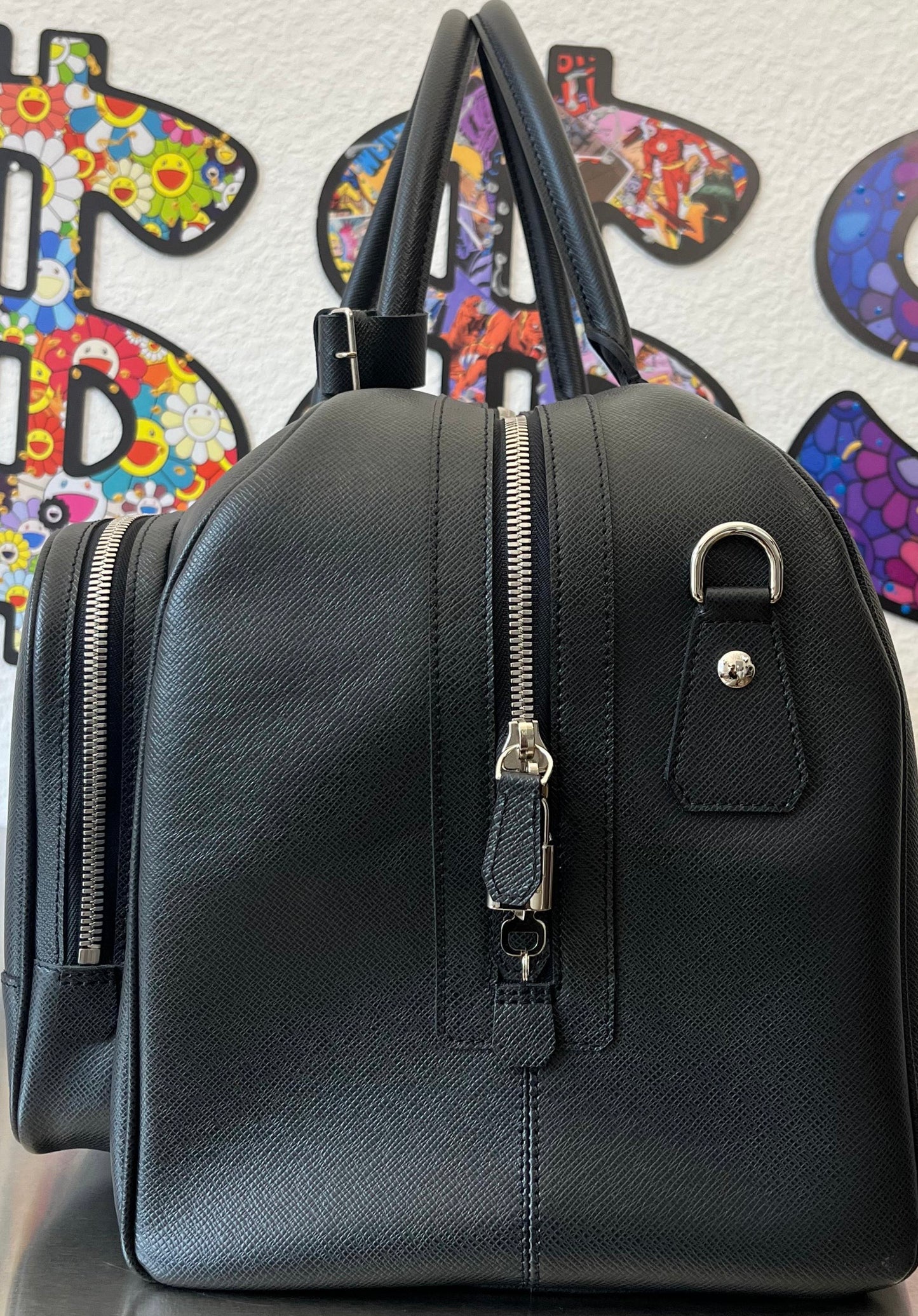 Louis Vuitton Nikolai  Taiga Leder