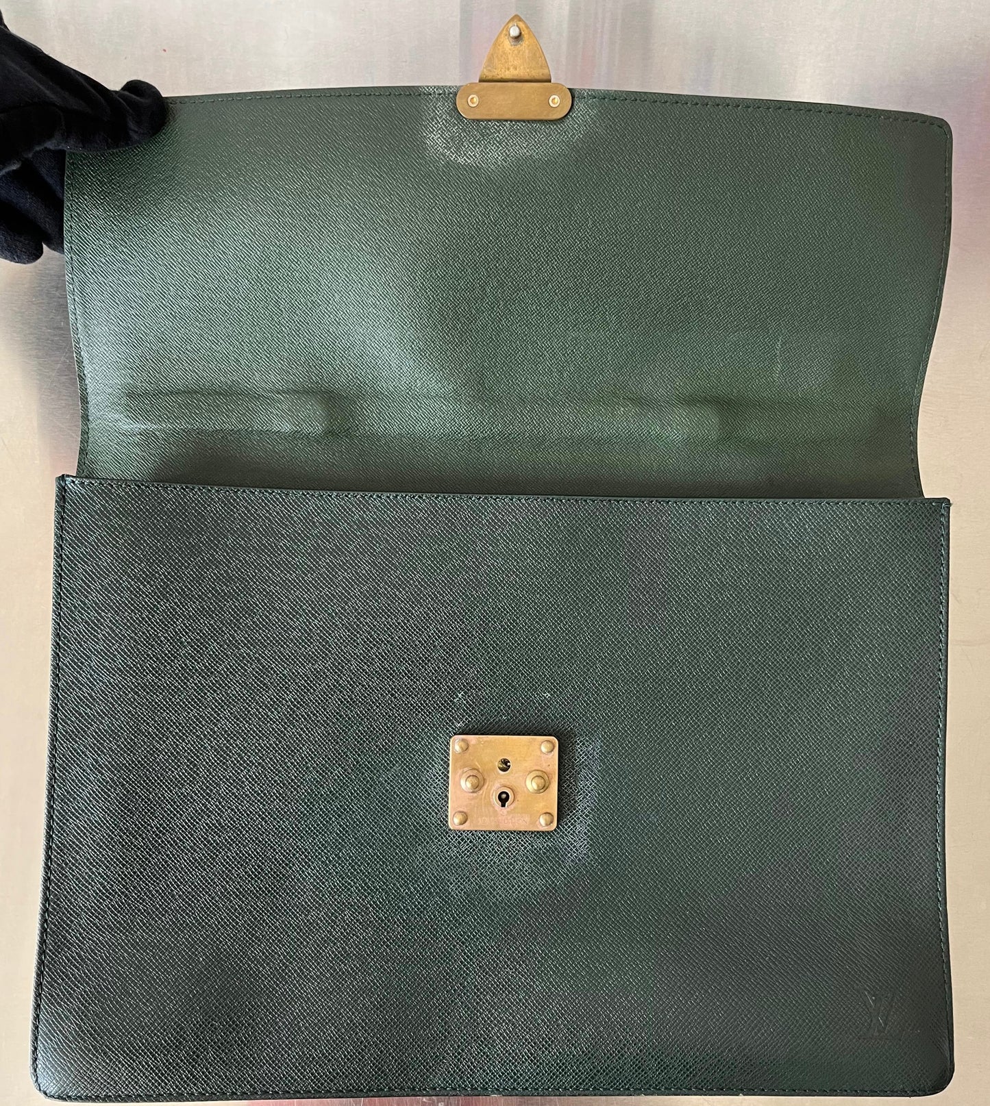 Louis Vuitton Serviette Kourad
