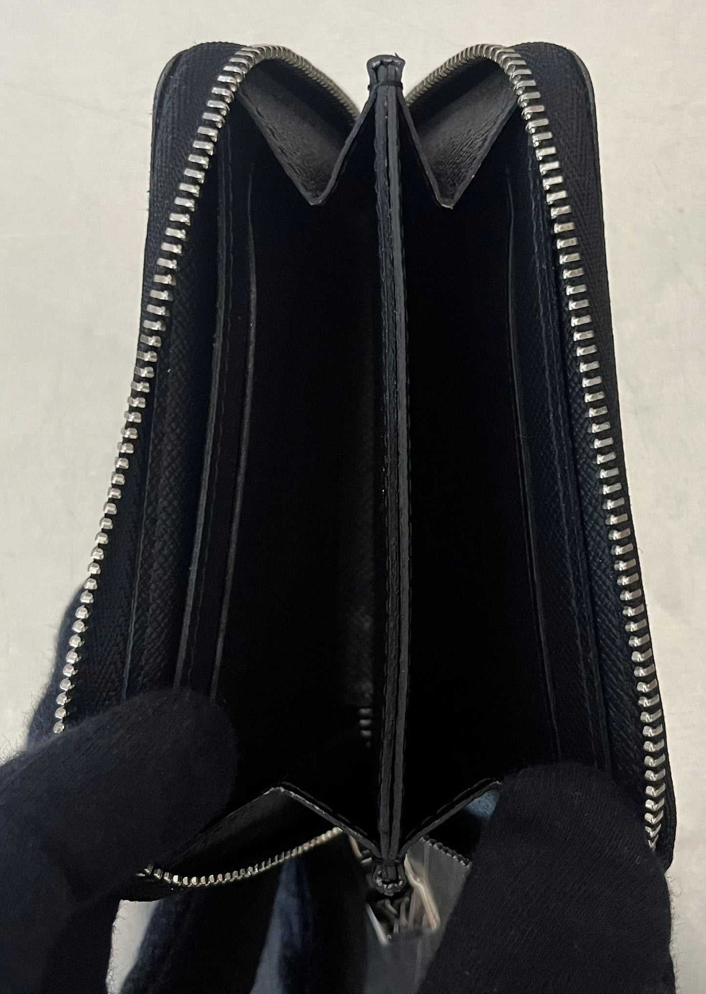 Louis Vuitton Zippy Vertical Coin Damier