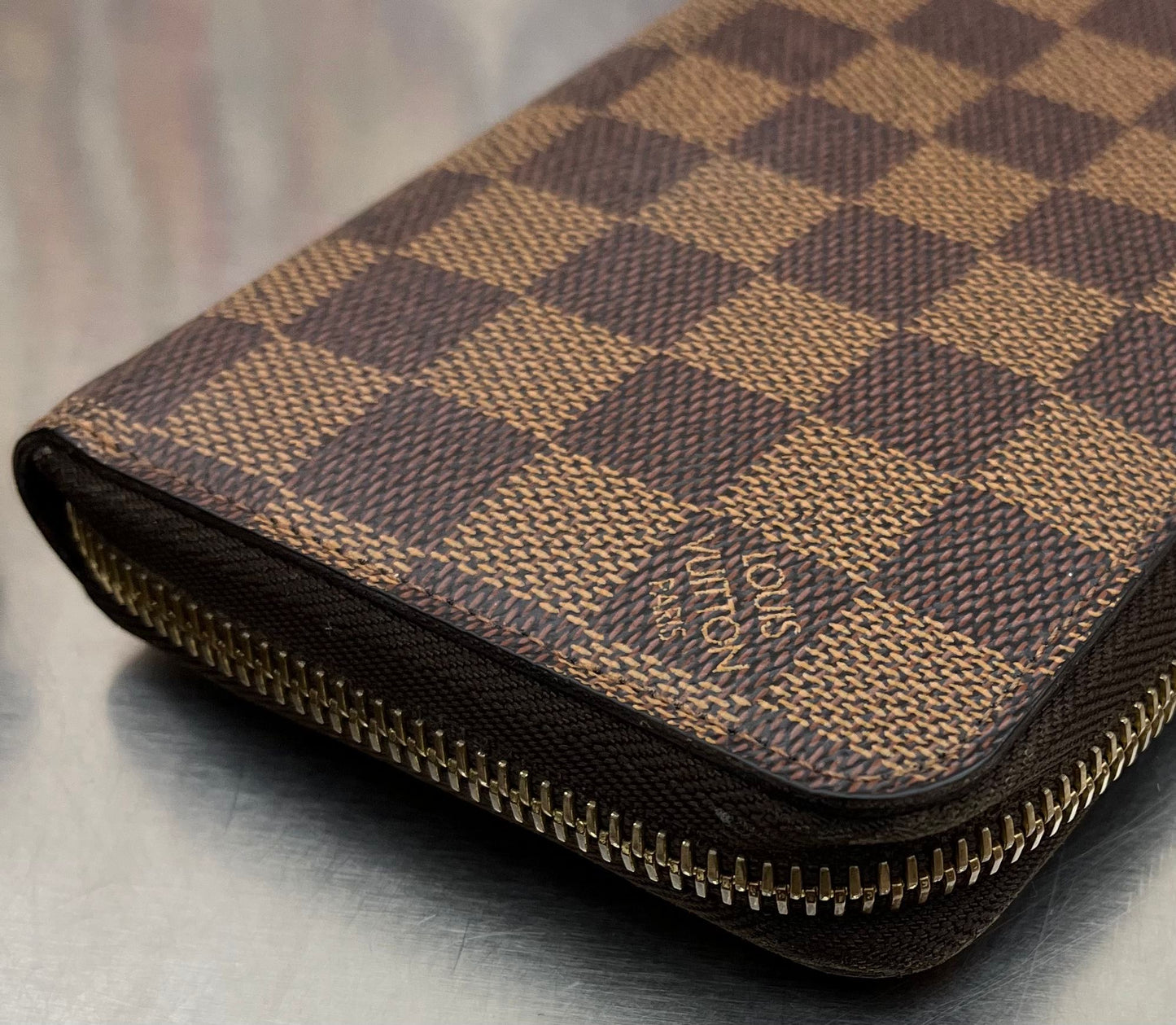 Louis Vuitton Zippy Damier